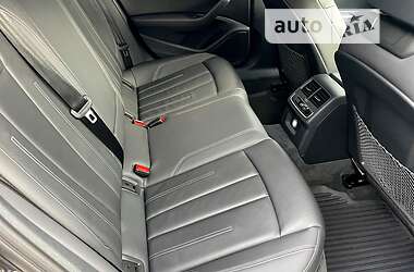 Седан Audi A4 2019 в 