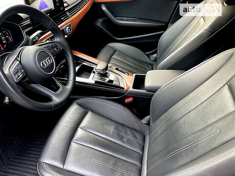 Седан Audi A4 2019 в Хмельницькому