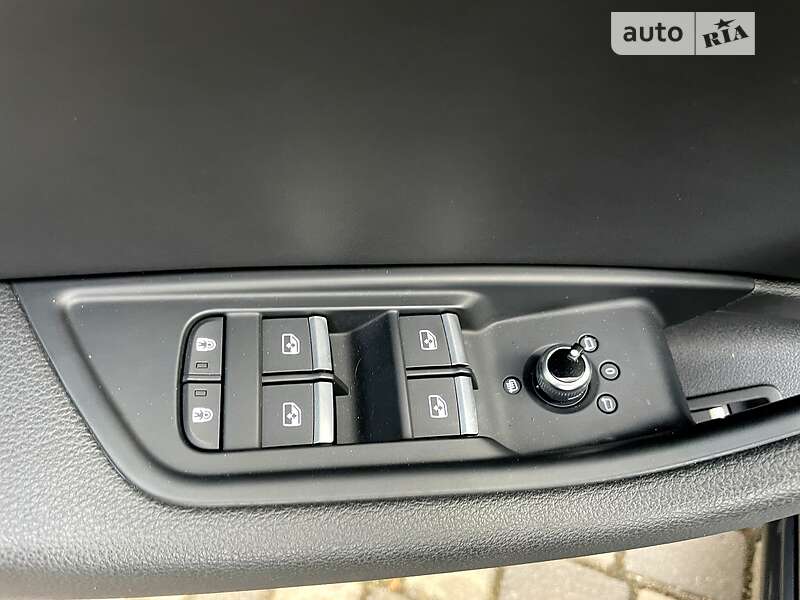 Седан Audi A4 2019 в Хмельницькому