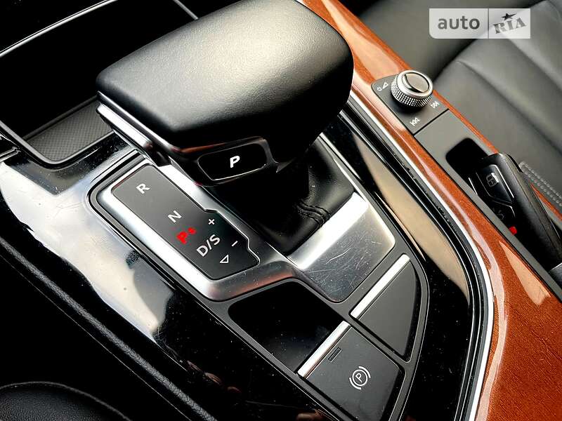 Седан Audi A4 2019 в Хмельницькому