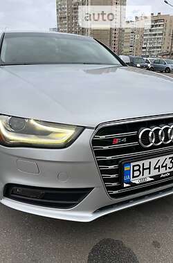 Седан Audi A4 2012 в Києві