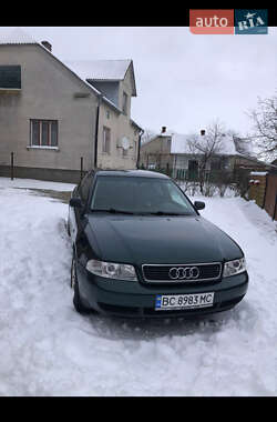 Седан Audi A4 1995 в Львове