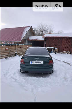 Седан Audi A4 1995 в Львові