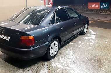 Седан Audi A4 1995 в Ивано-Франковске