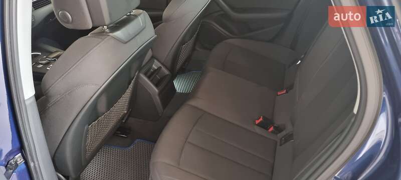 Седан Audi A4 2016 в Киеве