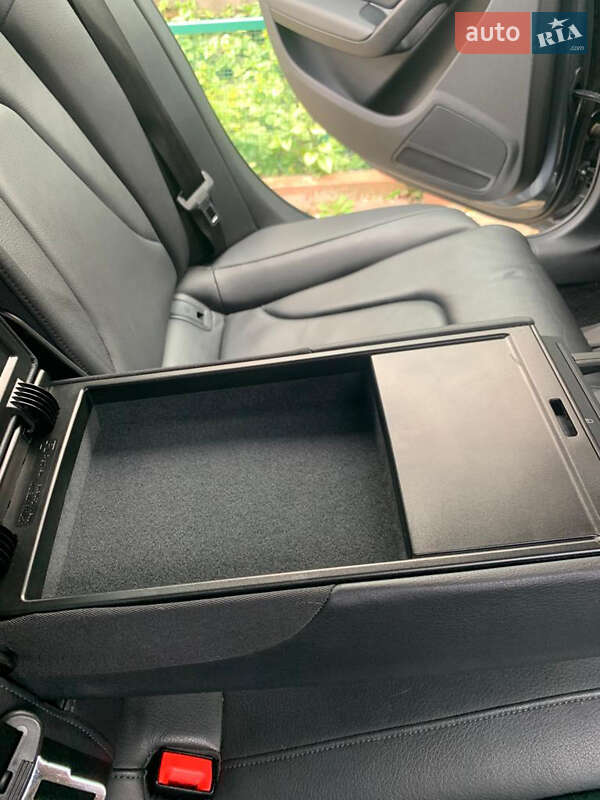 Седан Audi A4 2012 в Измаиле