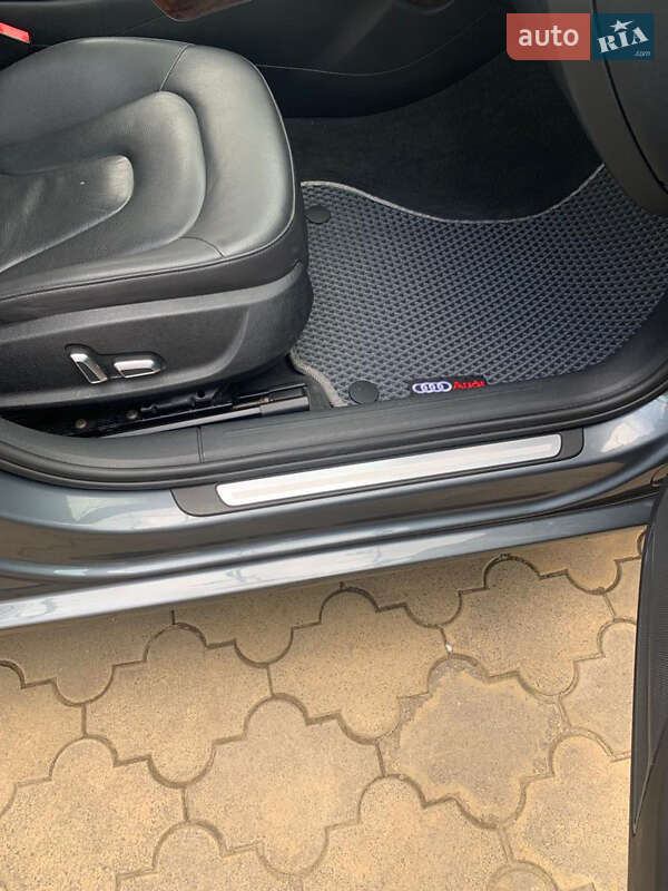 Седан Audi A4 2012 в Измаиле