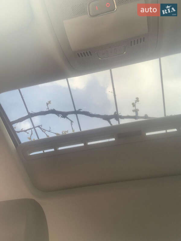 Седан Audi A4 2012 в Измаиле