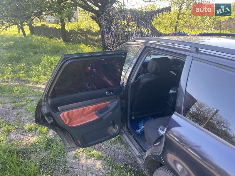 Седан Audi A4 2001 в Покровском