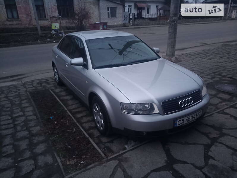 Седан Audi A4 2002 в Умані