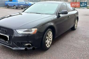 Седан Audi A4 2012 в Ровно