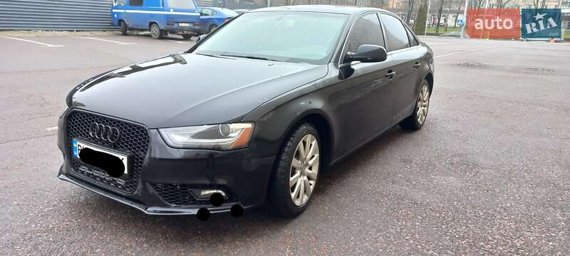 Седан Audi A4 2012 в Ровно