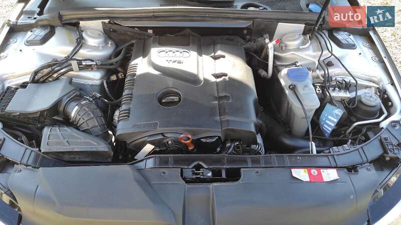 Седан Audi A4 2010 в Черновцах