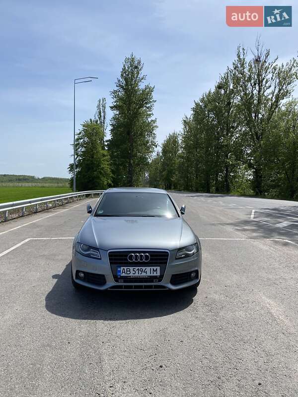 Седан Audi A4 2010 в Виннице