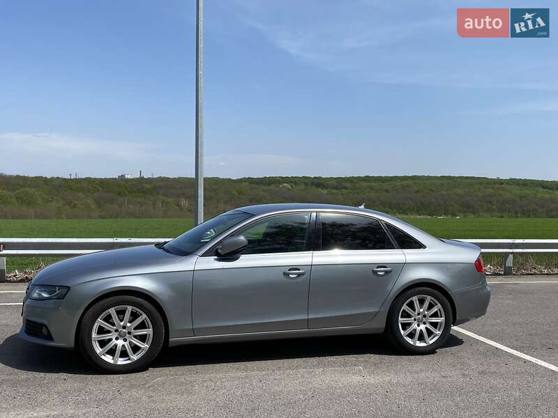 Седан Audi A4 2010 в Виннице