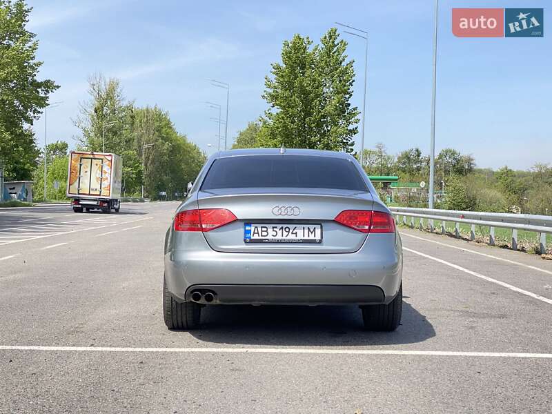 Седан Audi A4 2010 в Виннице