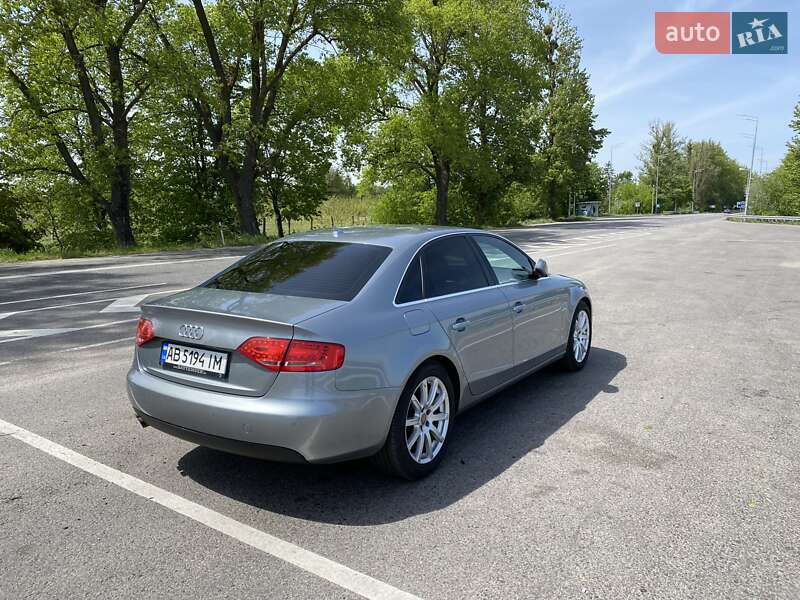 Седан Audi A4 2010 в Виннице