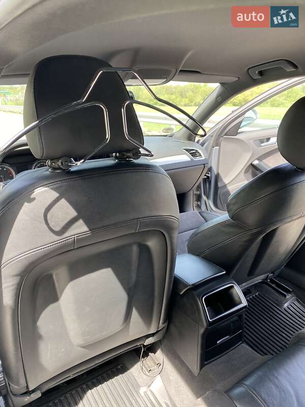 Седан Audi A4 2010 в Виннице