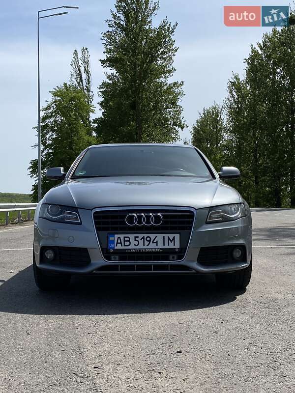 Седан Audi A4 2010 в Виннице