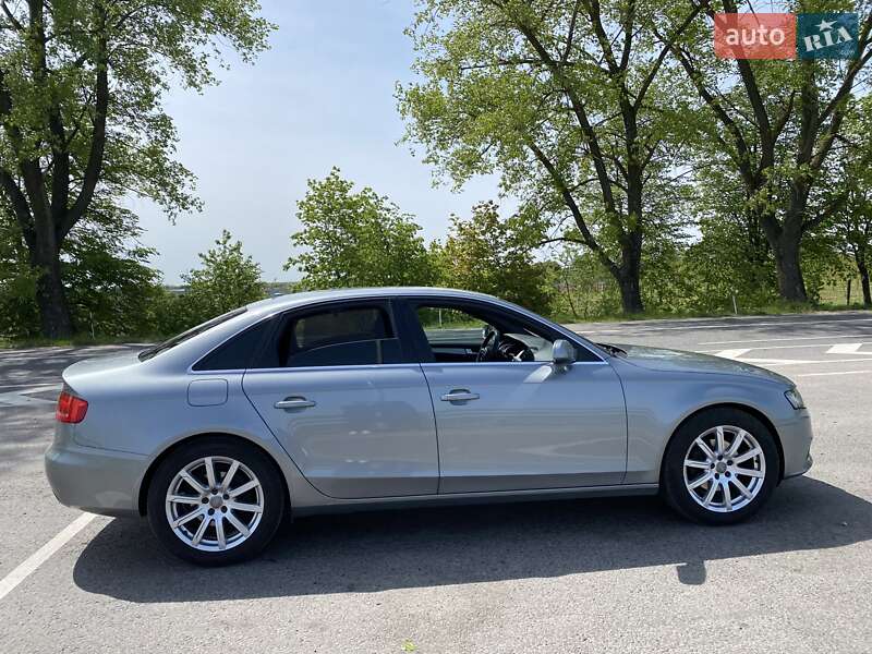 Седан Audi A4 2010 в Виннице