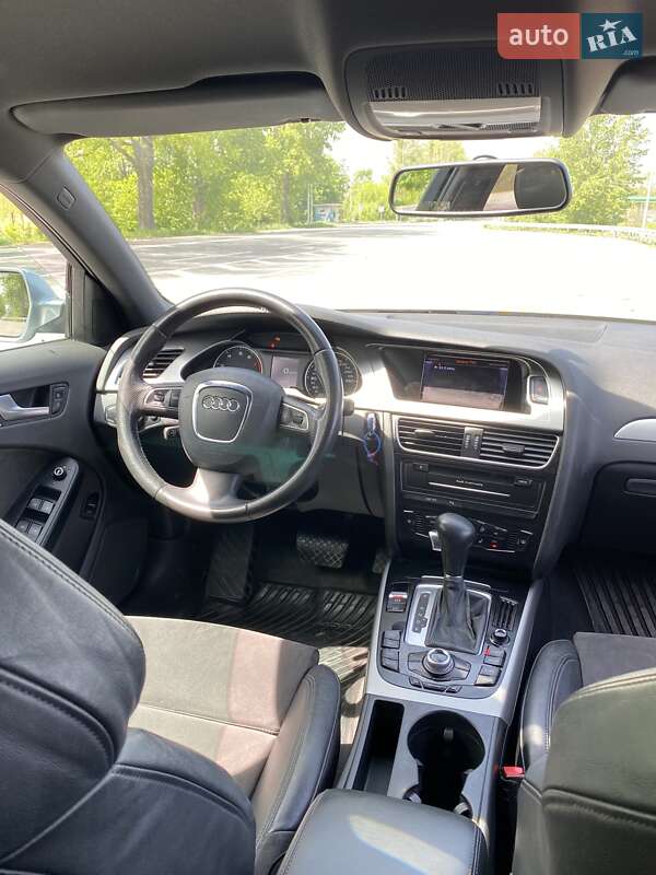 Седан Audi A4 2010 в Виннице