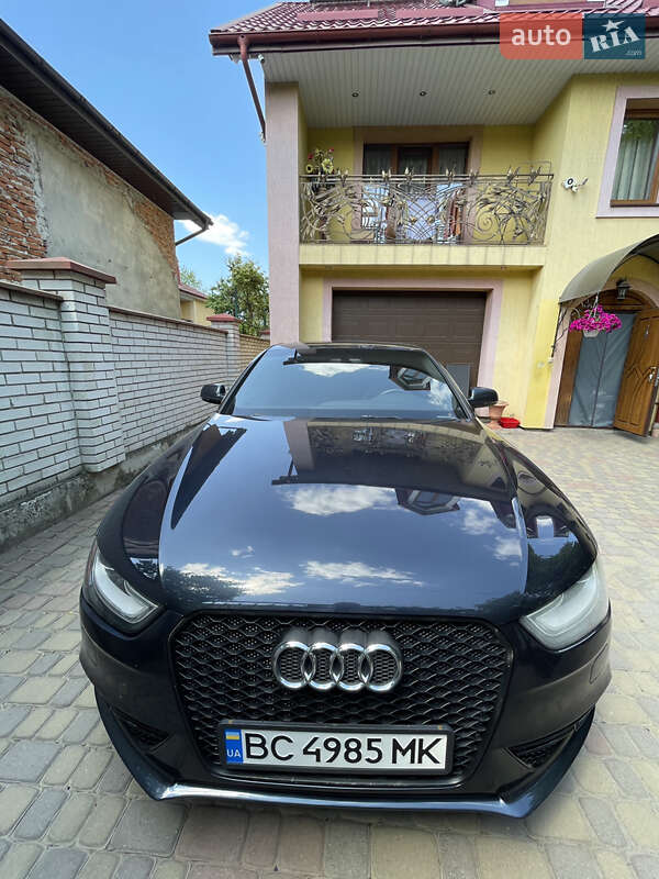 Седан Audi A4 2012 в Львове