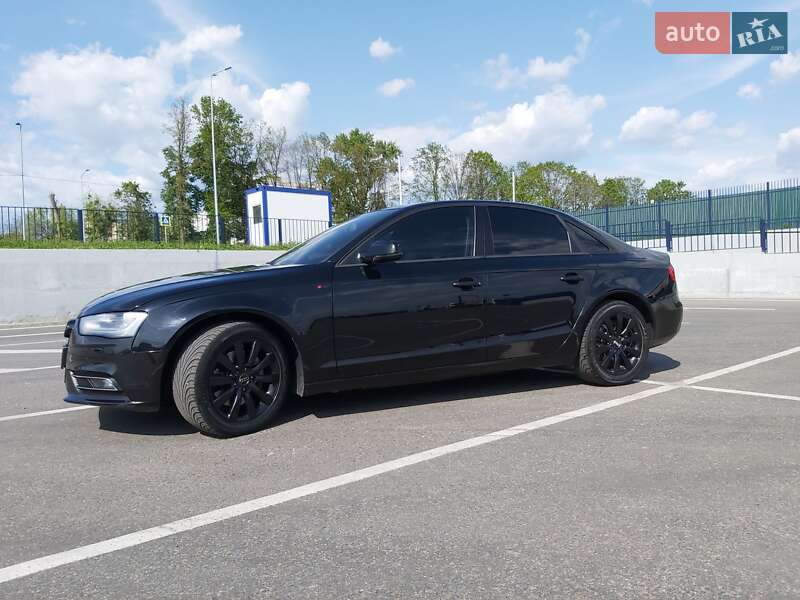 Седан Audi A4 2013 в Полтаве