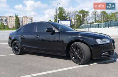 Седан Audi A4 2013 в Полтаве