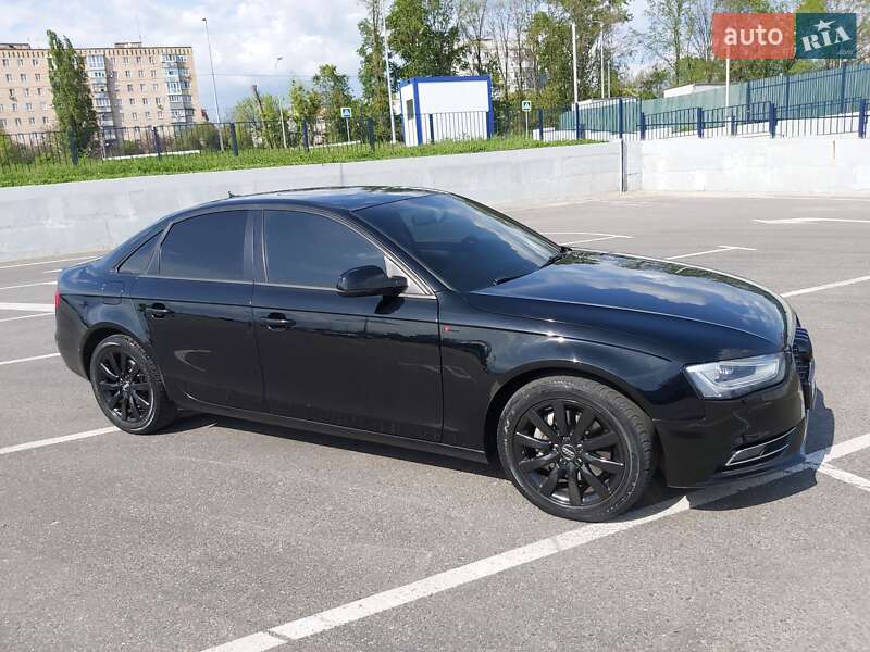 Седан Audi A4 2013 в Полтаве