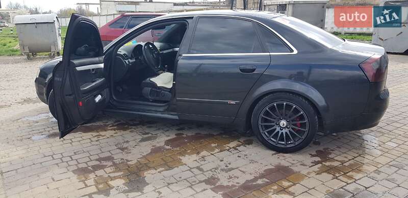 Седан Audi A4 2003 в Балті