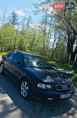 Седан Audi A4 1996 в Бориславе