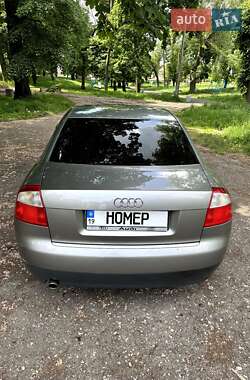 Седан Audi A4 2001 в 