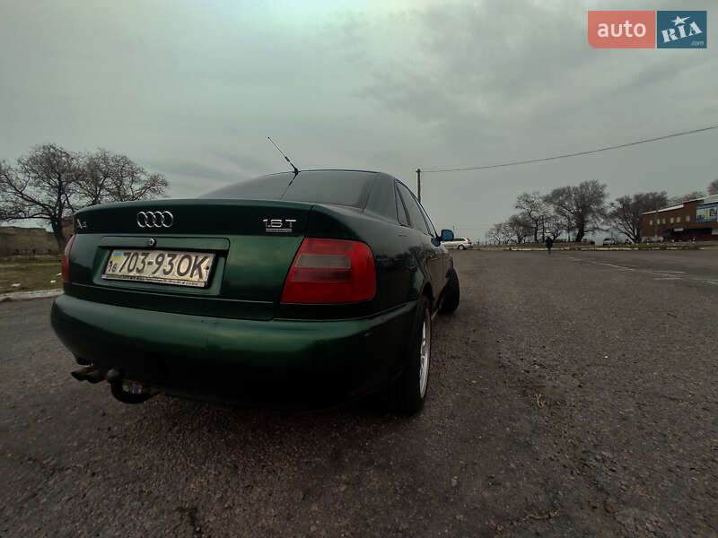 Седан Audi A4 1997 в Белгороде-Днестровском