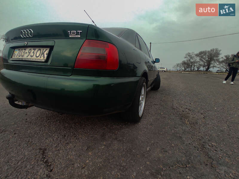 Седан Audi A4 1997 в Белгороде-Днестровском