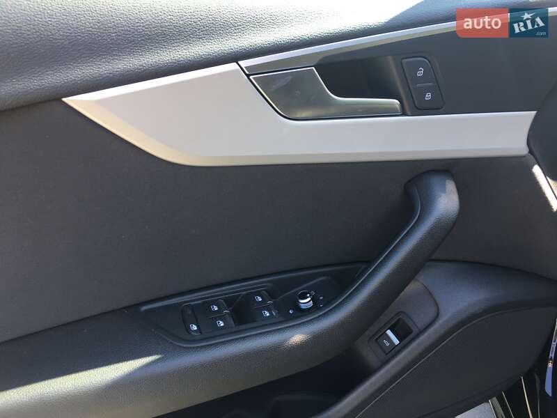 Универсал Audi A4 2019 в Ивано-Франковске
