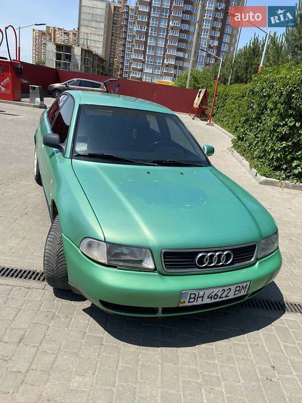 Седан Audi A4 1997 в Одессе