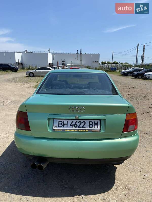 Седан Audi A4 1997 в Одессе