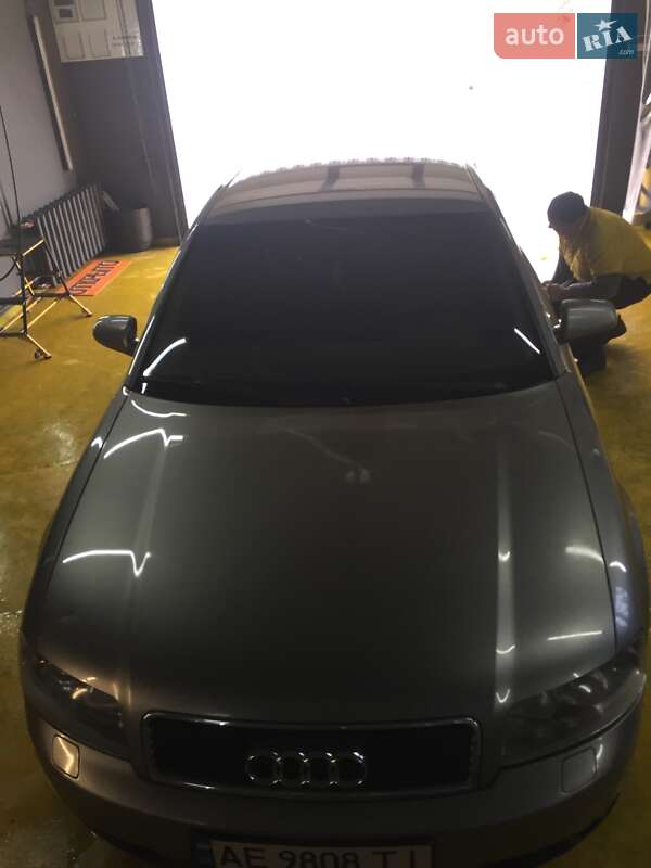 Седан Audi A4 2001 в Днепре