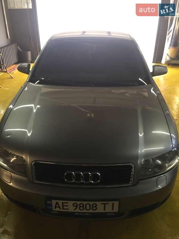 Седан Audi A4 2001 в Днепре