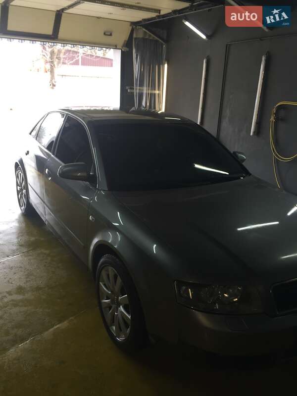 Седан Audi A4 2001 в Дніпрі