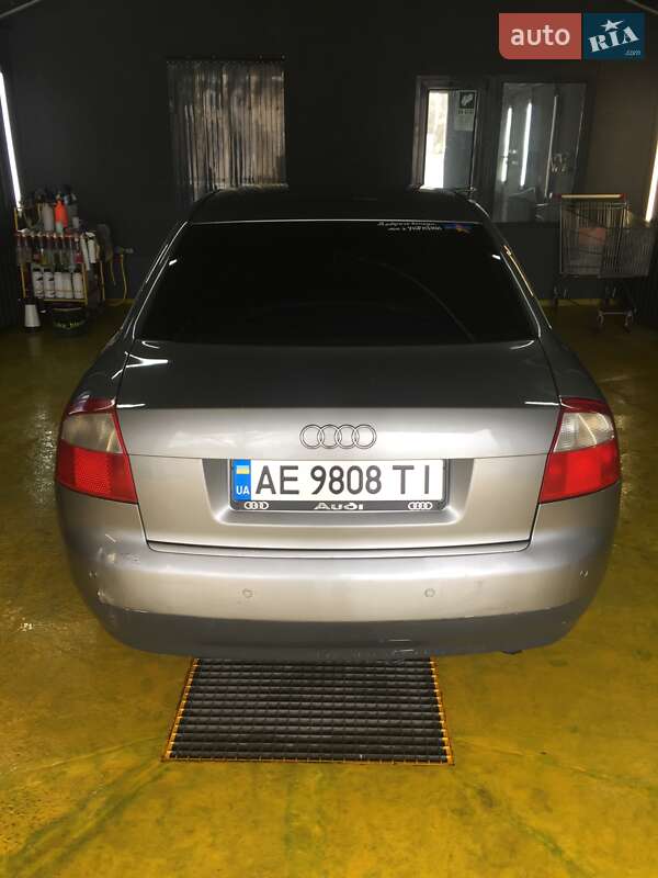 Седан Audi A4 2001 в Днепре