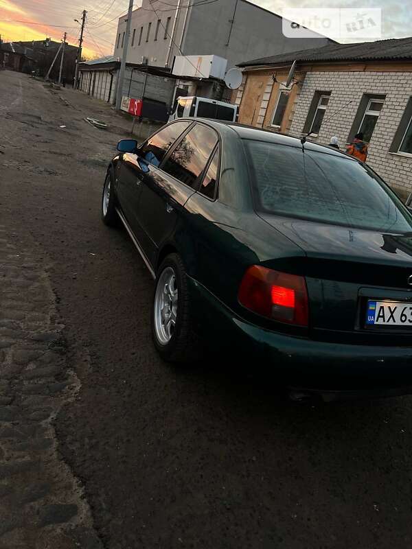 Седан Audi A4 1995 в Кегичівці