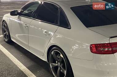 Седан Audi A4 2014 в Львове