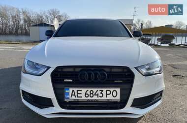 Седан Audi A4 2014 в Львове