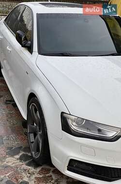 Седан Audi A4 2014 в Львове