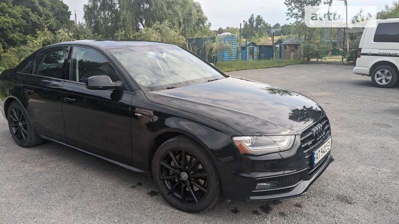Седан Audi A4 2013 в Тлумачі