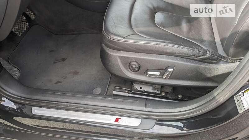 Седан Audi A4 2013 в Тлумачі