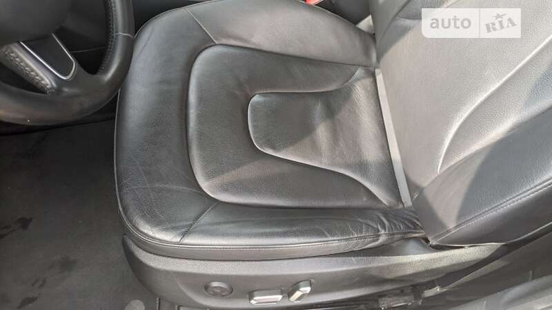 Седан Audi A4 2013 в Тлумачі