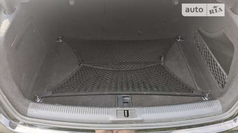 Седан Audi A4 2013 в Тлумачі