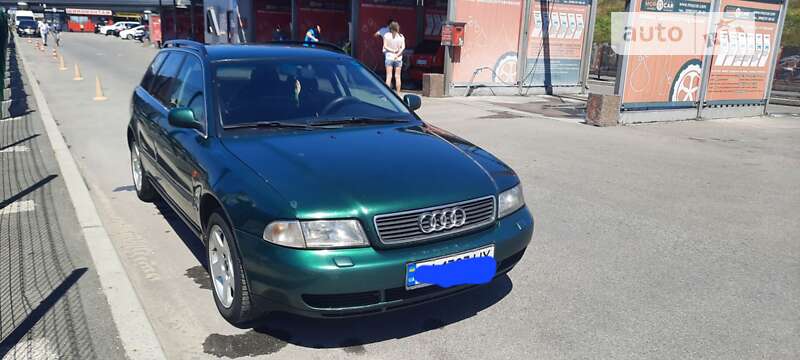 Универсал Audi A4 1996 в Олевске